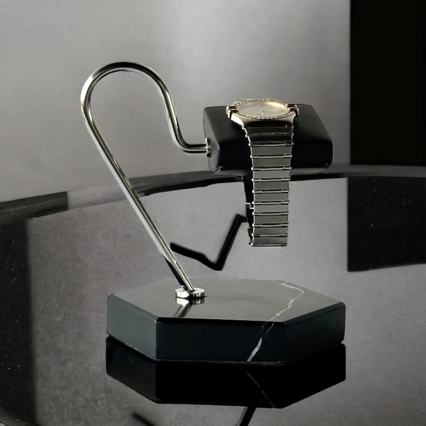 Single Watch Stand Mini Black & Silver